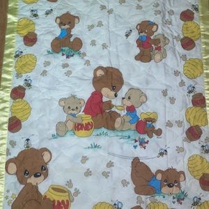 Vintage Bear and Honey baby quilt